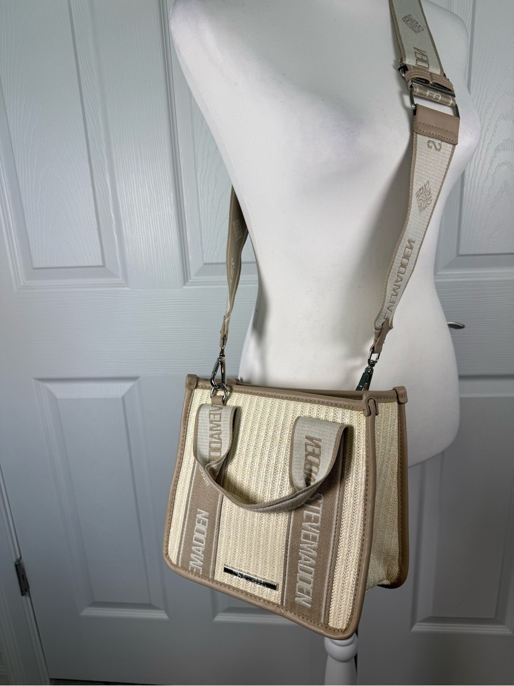 Steve Madden BWEBBER Cream Beige Crossbody Tote Bag Neutral Y2K Minimalist Chic